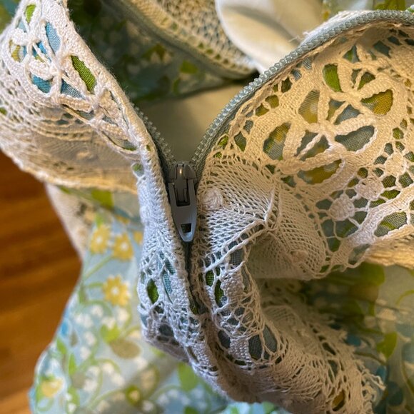 70s Vintage Sassy Lassy Blue and Yellow Floral Maxi Dress with Crochet Trim S - Picture 9 of 9